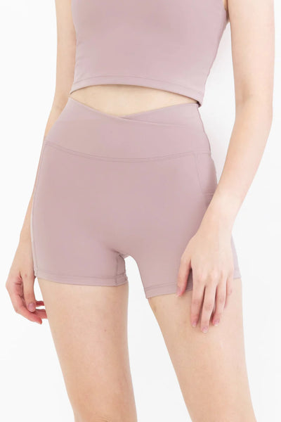 Activewear Yoga Shorts Vs. Regular Yoga Shorts: What is the Difference?