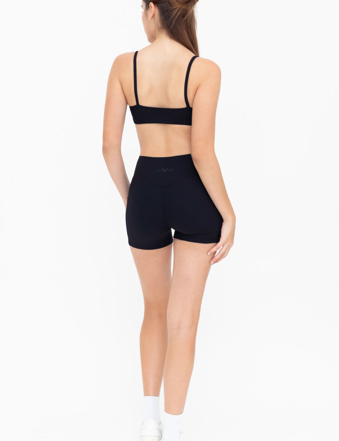 ally-sports-bra-black-5_62c267ac-7e37-43fe-9fc1-834e1feeb2fd.jpg